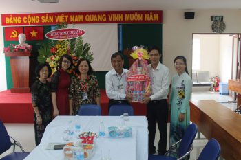 Thăm hỏi và chúc mừng các cơ sở y tế Quận 1 nhân kỷ niệm 63 năm ngày Thầy thuốc Việt Nam (27/2/1955 – 27/2/2018)