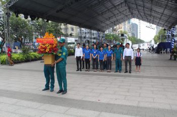 Phường Cầu Kho tổ chức dâng hoa, dâng hương Chủ tịch Hồ Chí Minh